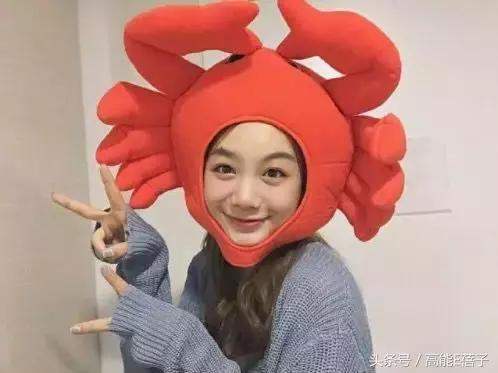 拍照pose技巧和方法,女生拍照剪刀手pose