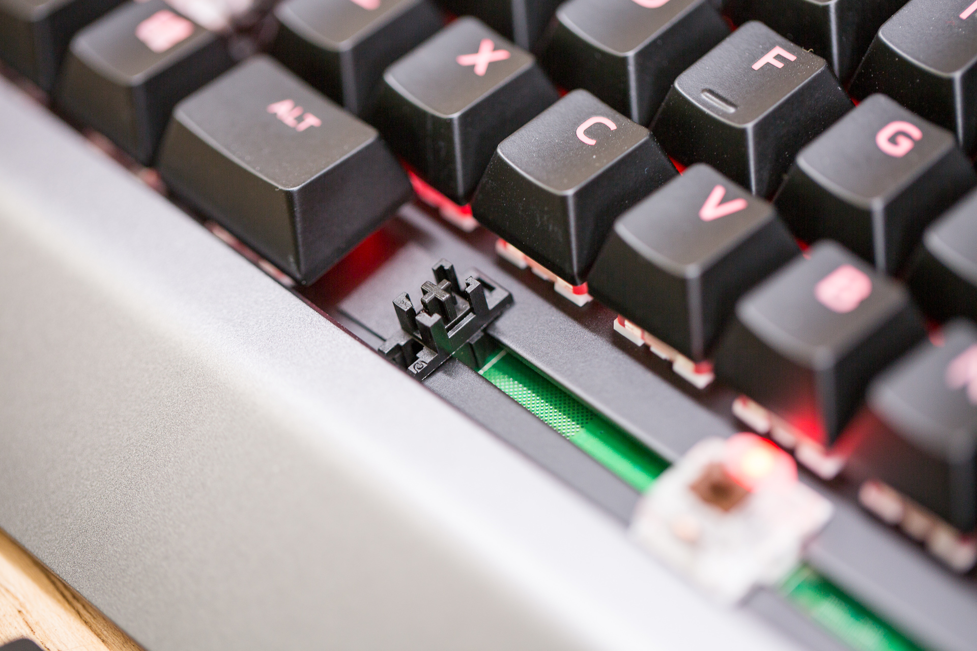 alienwarem18机械键盘和普通键盘,alienwarex15机械键盘