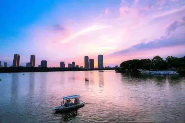 出去人从众,玄武为你安排了身边的风景