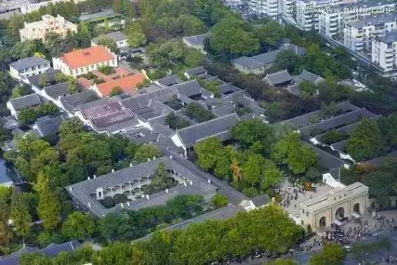 出去人从众,玄武为你安排了身边的风景