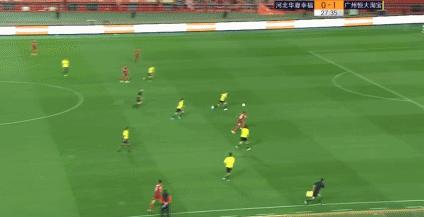 曾诚扑穆勒点球,张琳芃禁区手球