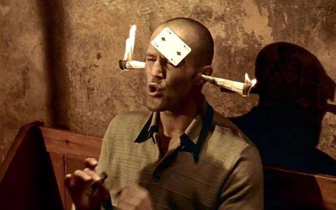 国外高分黑色幽默电影两杆大烟枪,两杆大烟枪搞笑名场面