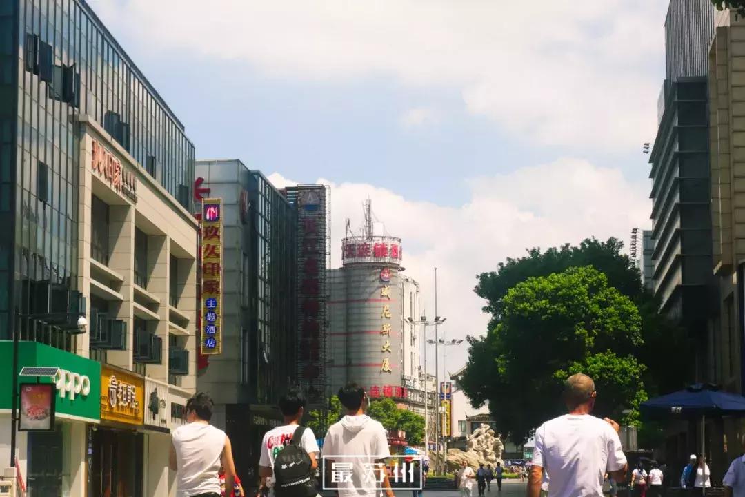 12个出口逛懂石路