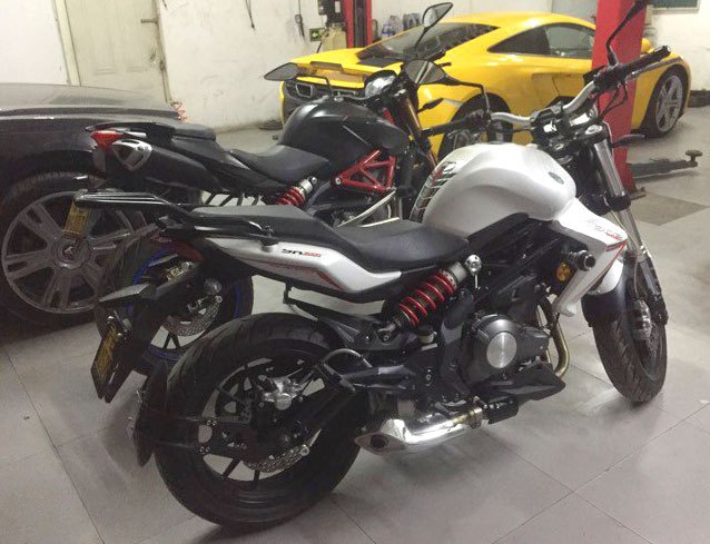 这款车售23800元，水冷双缸36马力，极速最快的车型之一