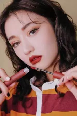 当男朋友和口红同时掉进水里,口红掉进水里了有用吗