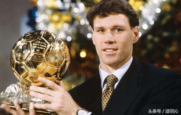 足球历史上大满贯的球员有哪些,足球史上十大球王排名榜名单