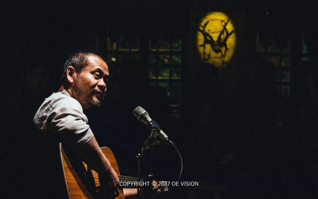 他一首《彼此问候》，温暖了我好多年