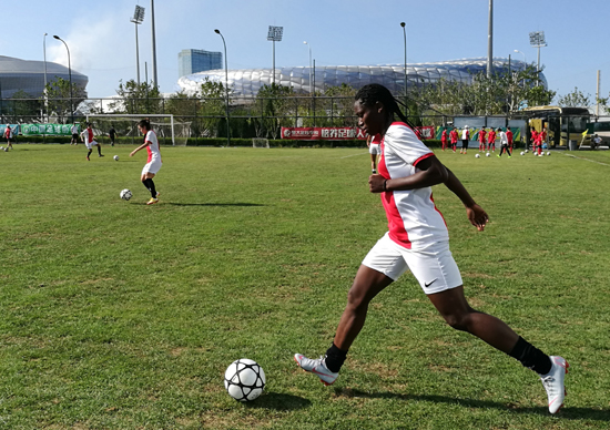 “非洲足球小姐”逐梦中国