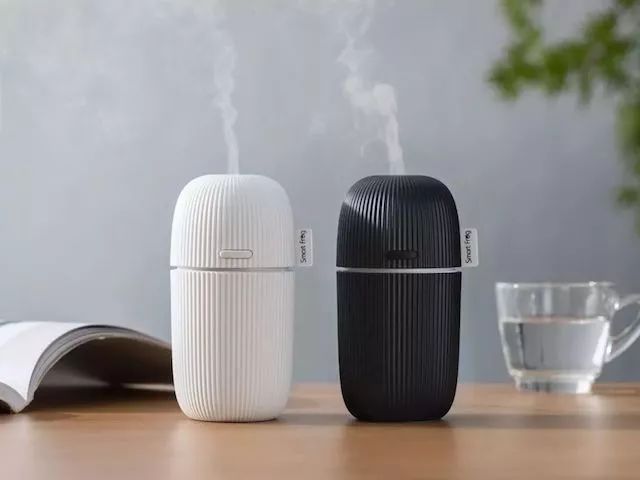 放在水杯里面的便携加湿器,可充电方便携带的加湿器