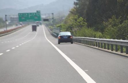怀孕特殊情况可以走应急车道吗 (高速上孕妇可以走应急车道吗)