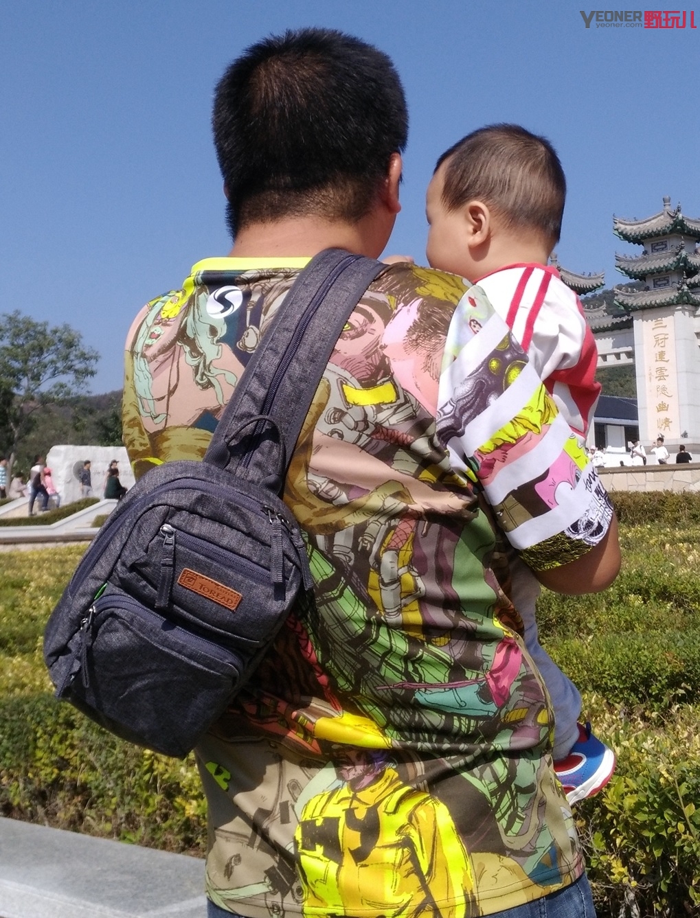 轻巧小背包,容量大且小巧轻便的背包