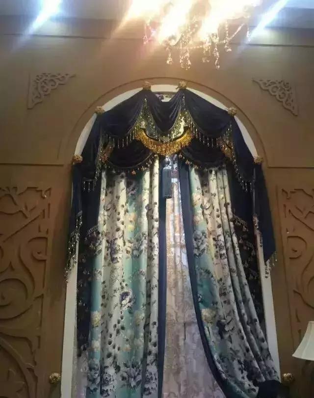 半圆弧窗幔窗帘效果图,别墅窗纱幔头效果图