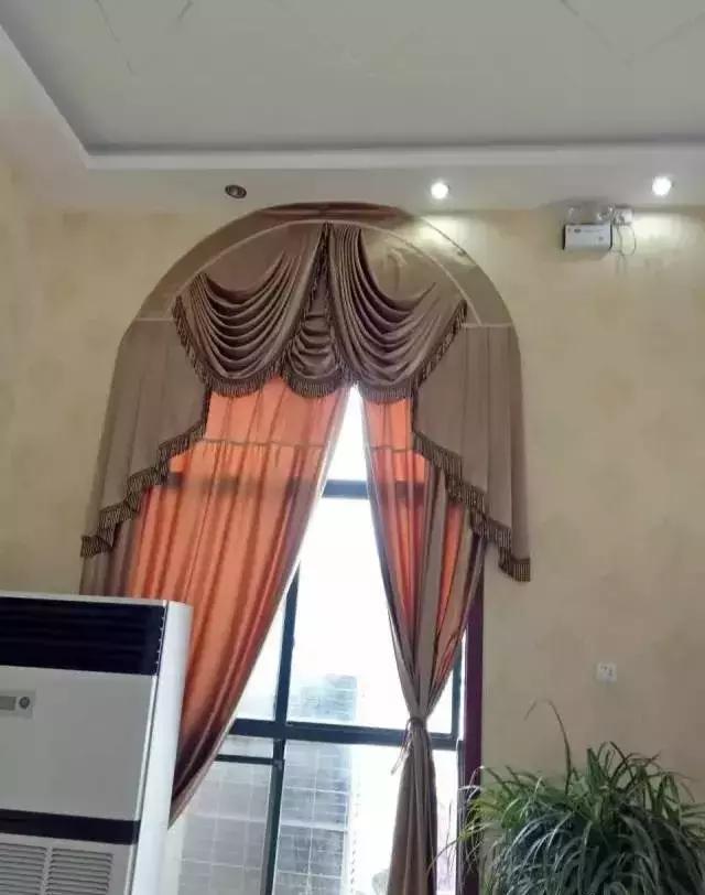 半圆弧窗幔窗帘效果图,别墅窗纱幔头效果图