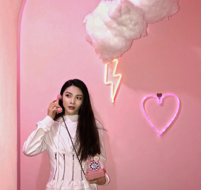 海胆红人041｜穿梭秀场名字就有矿专注创业神颜神能力