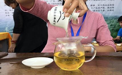 走一趟腾冲最挑剔茶的旅人也会被*魂迷**