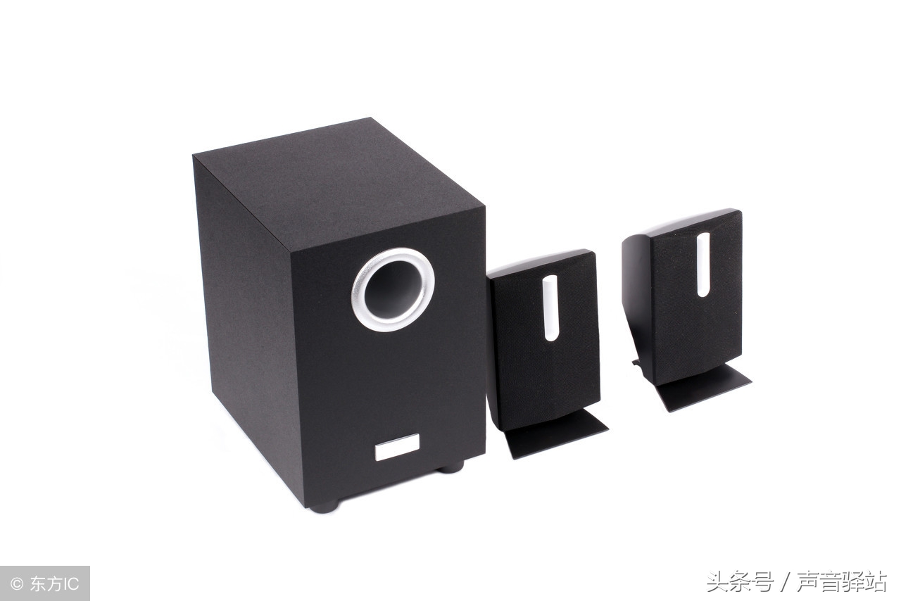 家用低音炮的摆放,声音驿站灯光设计效果图