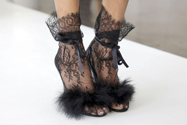 怎么显出潮流风的袜子魅力 (舒适很百搭的袜子来啦)