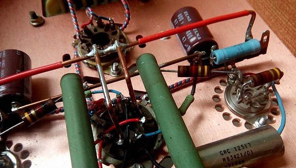 电子管耳放，低廉的投入却有万元的音色魅力，适合真正的发烧友