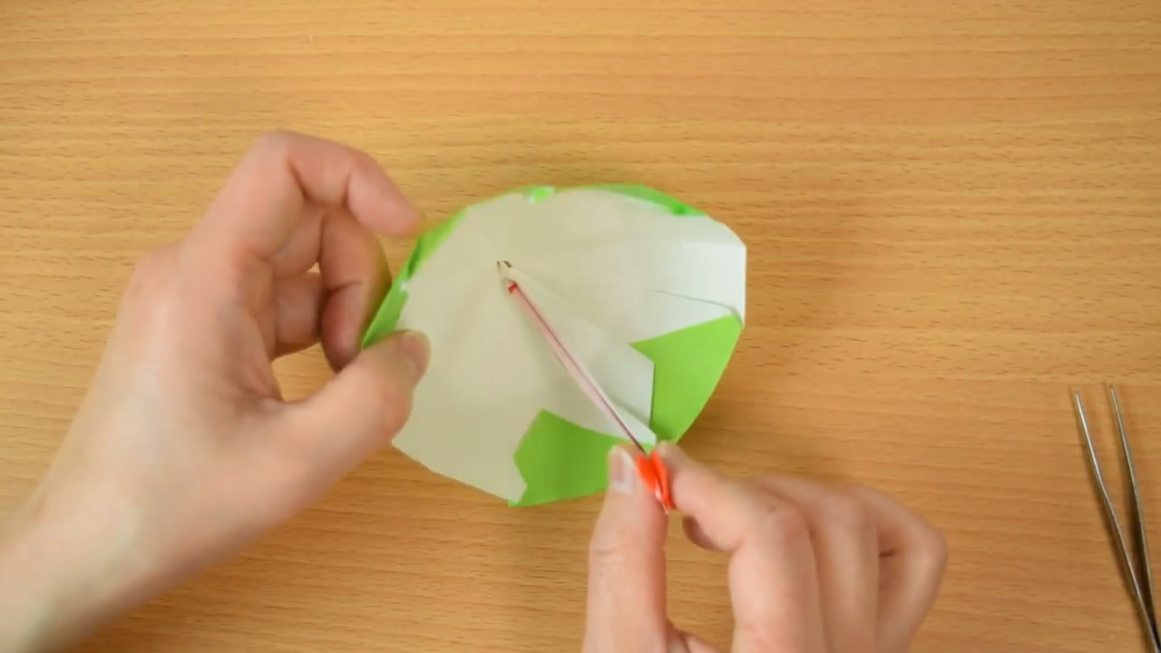 儿童手工折纸小雨伞教程,儿童折纸小雨伞最简单折纸方法