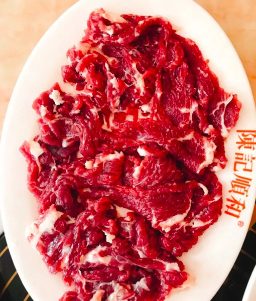 一头黄牛,出肉率仅为37%,这家潮汕牛肉火锅可谓口口珍贵!