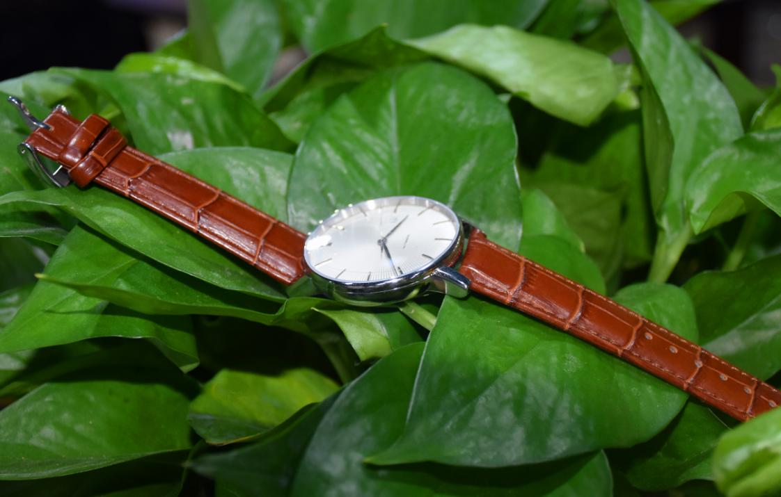 小米有品销售的轻派机械表，除了全自动机芯外实用功能也不少