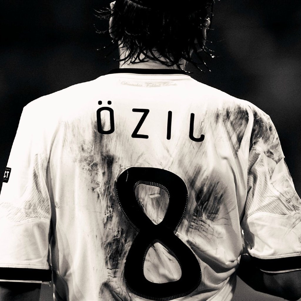 克罗斯和施魏因施泰格和厄齐尔,厄齐尔退出德国国家队