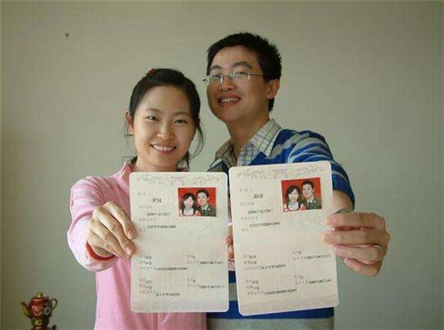 结婚证照片可以用什么拍摄,拍结婚证照片什么姿势