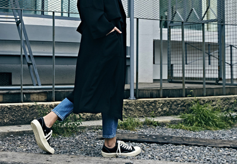 小白鞋小黑鞋视频,适合穿搭的小黑鞋