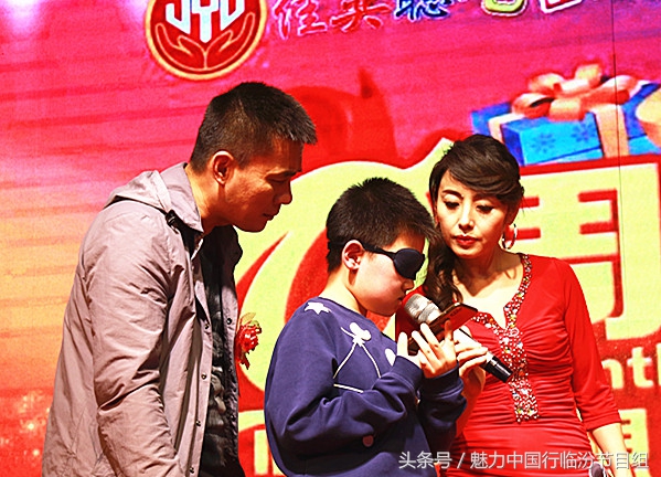 临汾佳奕聪七田阳光学校举行“坚守梦想幸福遇见”十年校庆活动