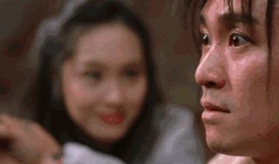 香港90年代她背景大到没人敢惹，遭赵薇横刀*爱夺**，今50岁被疑整容