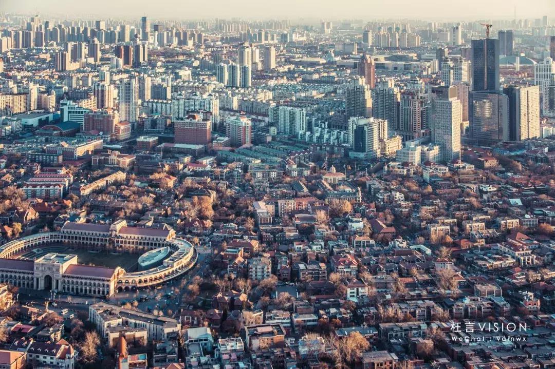 八十载体育圣地，新世纪民园广场