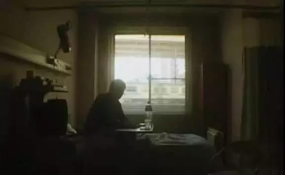 日本一*女妓**站街60年，拉客到74岁，等着一个永远等不到的嫖客