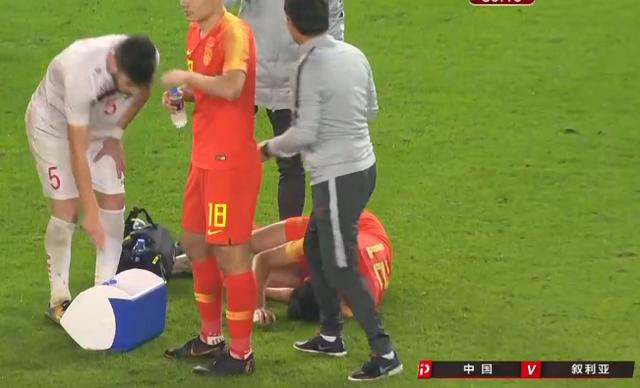 国足输球后受重创,国足0-1不敌叙利亚全场欢呼