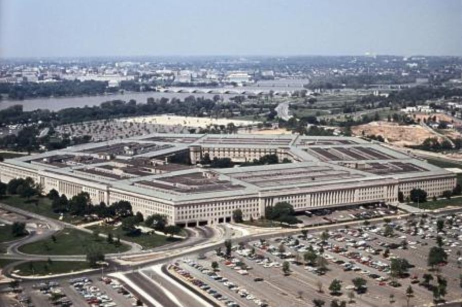 中国赌王在菲律宾致富：哄骗中国壮丁，*诱色**中国男人