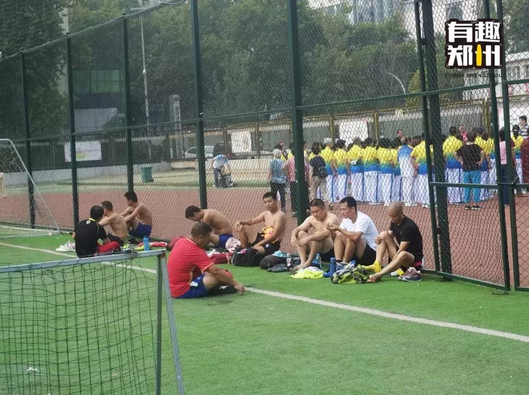 再也聚不齐那些老友,致曾在郑州市体育场踢球的少年们