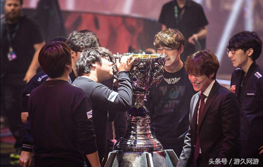 看到LMS的哀鸿遍野,不禁想起S5时期的LPL,那是希望破灭的感觉