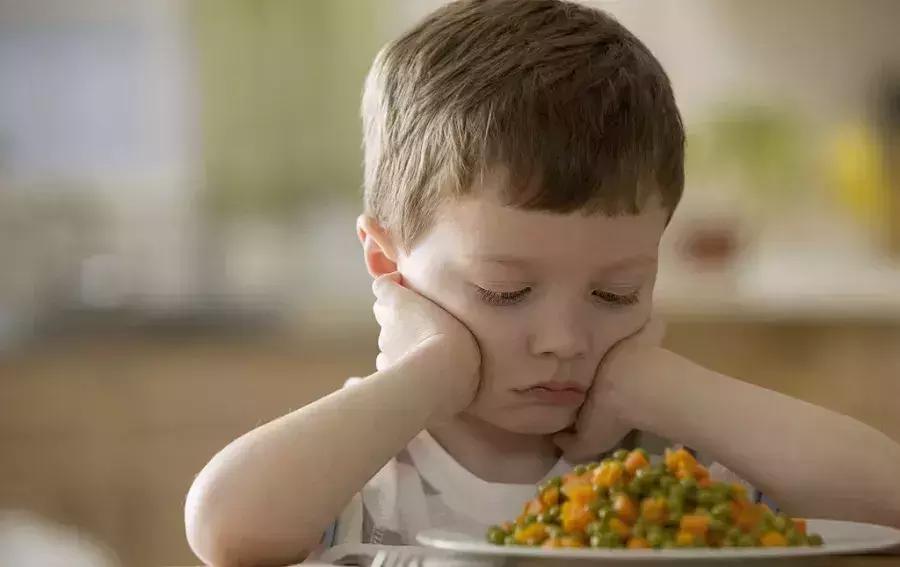 4岁女孩性早熟来例假？你可能做了和她父母一样的事