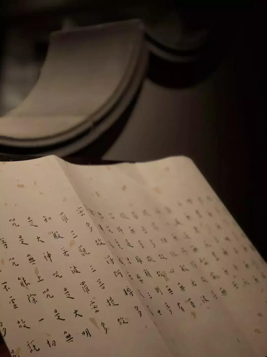 经典丨水深浪静，人贵声低！