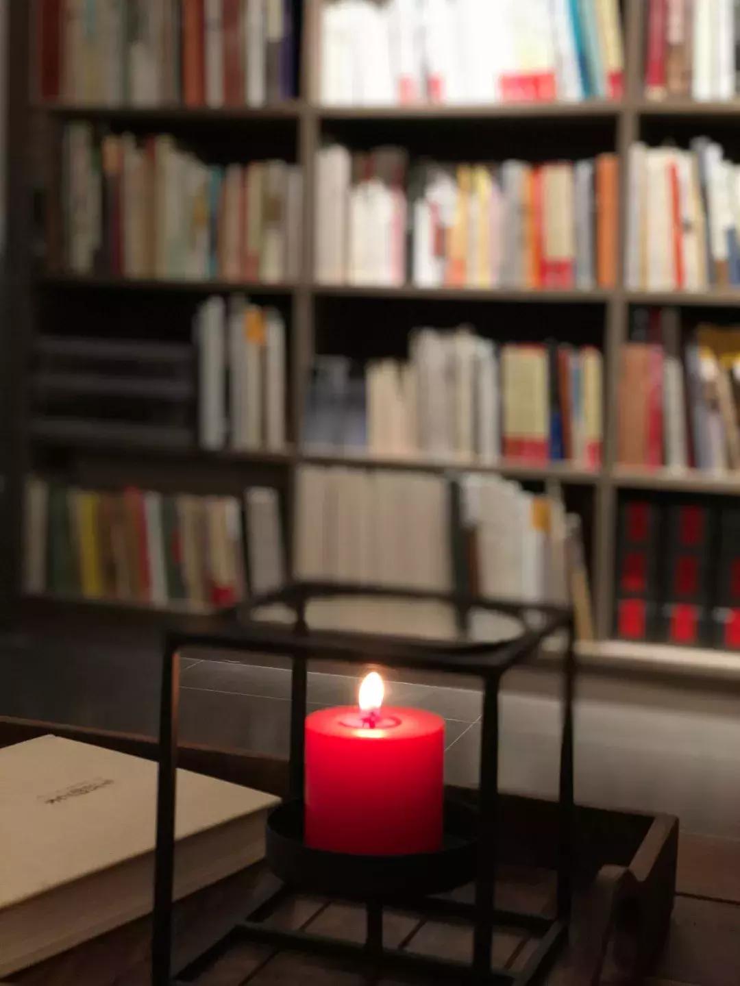 经典丨水深浪静，人贵声低！