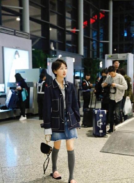 周冬雨同款衣服穿搭秋冬,周冬雨牛仔裤连衣裙