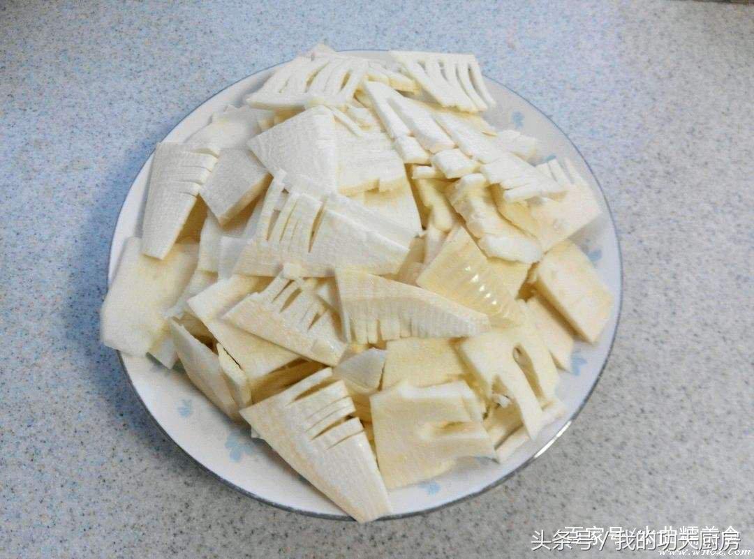 春笋炒肉片尝一口春天的鲜,春笋炒五花肉加咸菜家常做法