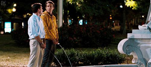 尿尿时为什么会抖一下,尿尿的时候为什么会抖一下