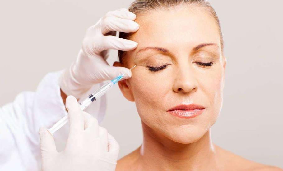 显老的鱼尾纹赶也赶不走？这种方法安全又见效！