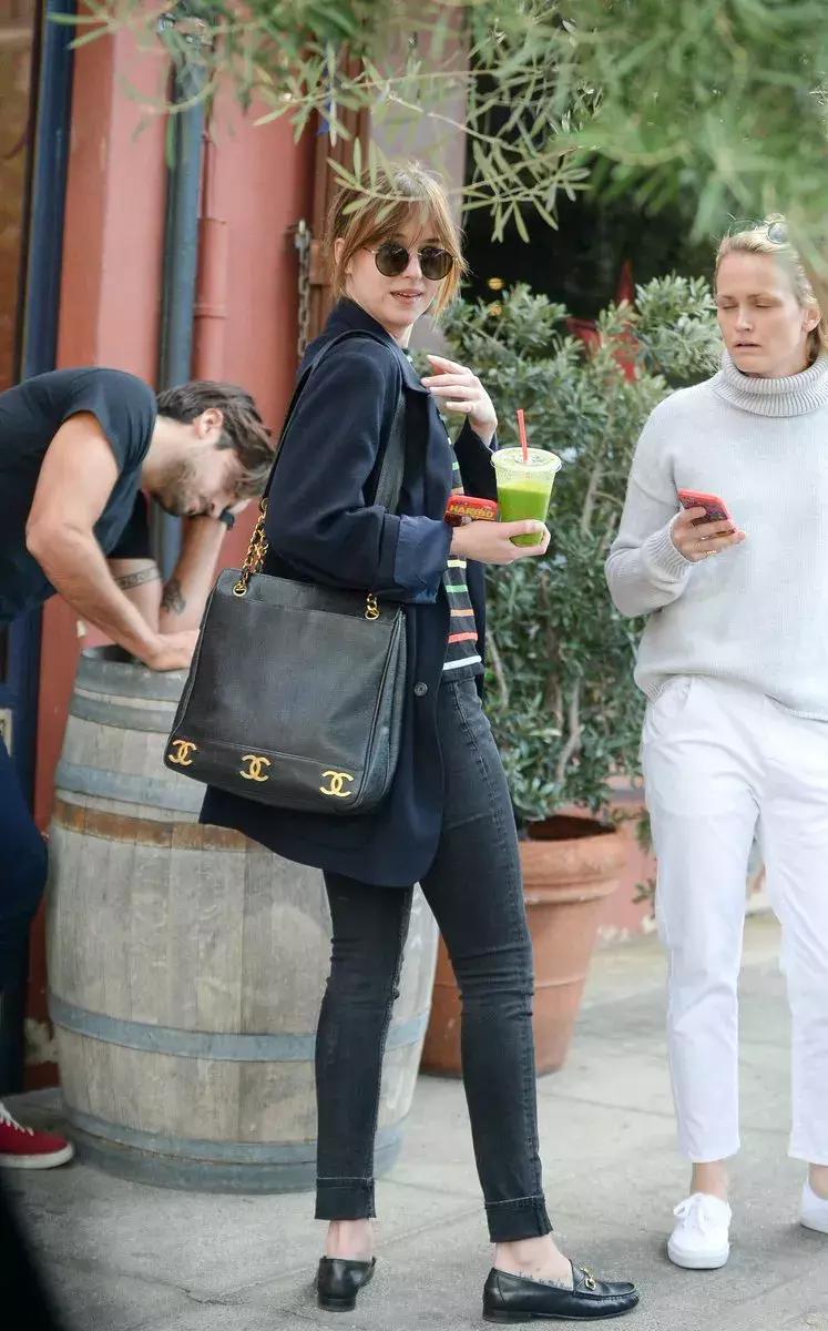 女人买包有哪些讲究,女人买包素材视频