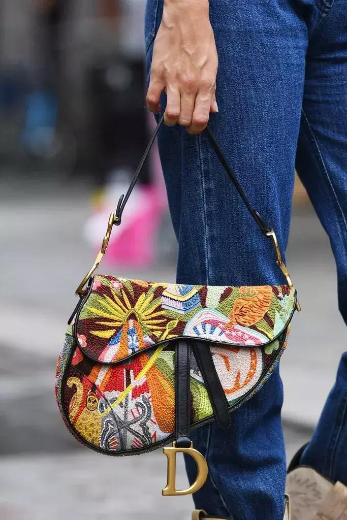 女人买包有哪些讲究,女人买包素材视频