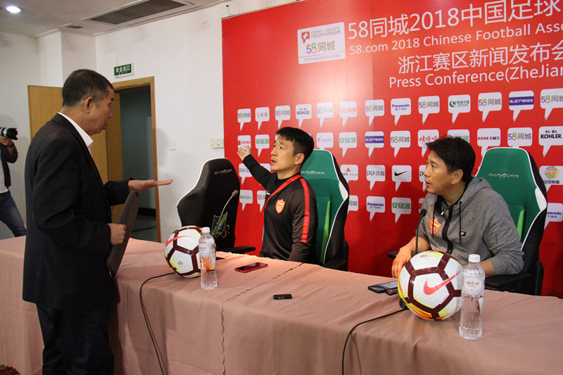 裁判争议判罚野球帝错失冠军,浙江绿城能否冲超成功