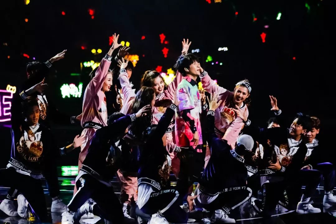 罗志祥唱跳现场,罗志祥林俊杰热舞一分钟