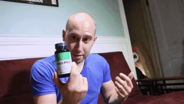 美国人智商欠费，川普带头追捧这个网红，结果全被骗