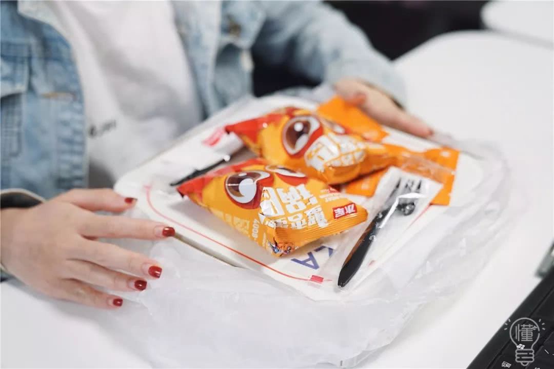 真的！这个29块9的披萨里我吃出了整整两只蟹！