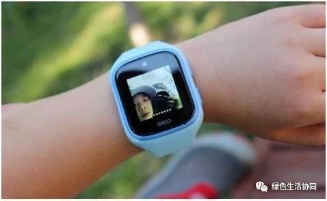 8款儿童智能手表对比评测掌航和咪咪兔防水性能不达标